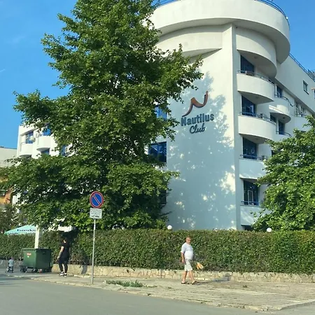 Anastasiia Nautilus Club شقة *